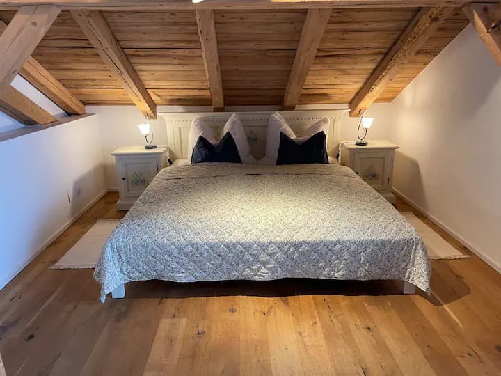 The cosy timber bedroom at Lindennest
